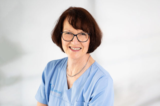 Portrait - Ursula Ziewers, Assistenz, Zahnarztpraxis Al Mousa.