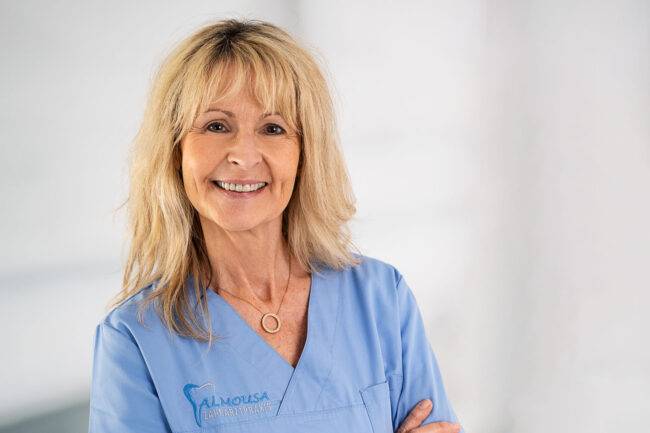 Portrait - Karin Haase, Zahnarztpraxis Al Mousa